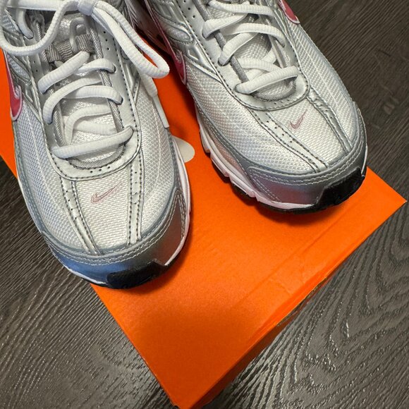 WOMENS NIKE INITIATOR - WHITE/METALLIC SILVER/CHERRY SIZE 7 - Picture 6 of 10